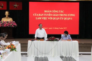 Phó Trưởng ban Thường trực Ban Tuyên giáo Trung ương Lại Xuân Môn phát biểu tại buổi làm việc. Ảnh: THU HƯỜNG