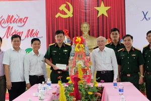 Trưởng Ban Tuyên giáo Thành ủy TPHCM thăm, chúc tết các đơn vị