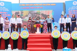 Quận 1 kêu gọi người dân thể hiện phong cách văn minh, lịch sự, thân thiện trong giao tiếp