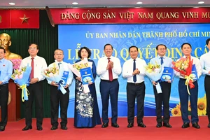 TPHCM trao quyết định lãnh đạo chủ chốt 7 sở vừa thành lập