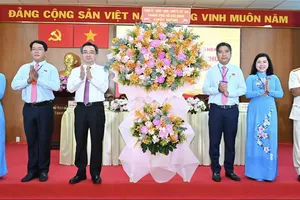 TPHCM không tổ chức văn nghệ, không nhận hoa chúc mừng đại hội