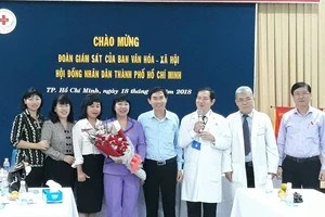 Đoàn công tác Ban Văn hóa xã hội HĐNDTP làm việc tại Bệnh viện Nhân dân 115