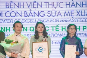 Bệnh viện Hạnh Phúc là bệnh viện tư nhân đầu tiên nhận danh hiệu "Bệnh viện thực hành nuôi con bằng sữa mẹ xuất sắc"