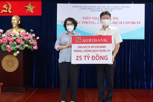 Agribank ủng hộ TPHCM 25 tỷ đồng phòng, chống dịch Covid-19