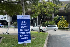 Sân bay Tân Sơn Nhất thay đổi vị trí đón khách của taxi công nghệ tại ga quốc tế