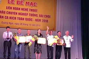 bế mạc liên hoan