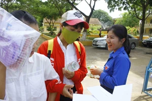 Quảng Ngãi: Thủ khoa tốt nghiệp đạt 32,63 điểm, xuất hiện 2 điểm 10 ở môn Địa lý và Lịch sử