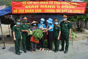 Quảng Ngãi: “Gian hàng 0 đồng” thắm tình quân dân