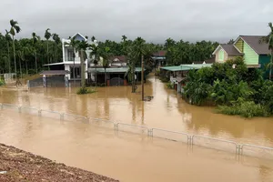 Quảng Ngãi: Vùng ven sông ngập sâu, hàng ngàn hộ dân bị cô lập