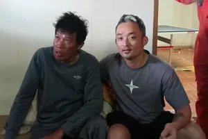 Đã cứu được 3 người dân Lý Sơn sau 2 ngày trôi dạt trên biển