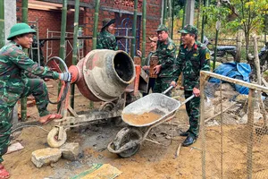 Quảng Ngãi: Thần tốc xây dựng nhà cho dân đón tết