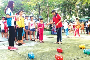 Hè của trẻ em ngoại thành