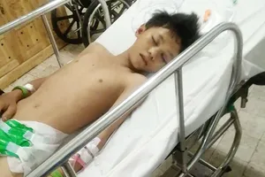 Con trai chấn thương sọ não, gia đình bế tắc