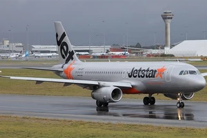 Bay đi Đà Lạt máy bay Jetstar Pacific phải hạ cánh chờ ở Cam Ranh