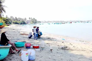 Không lấy bãi biển làm của riêng