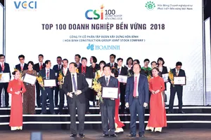 Công ty CP Tập đoàn Xây dựng Hòa Bình nhận giải thưởng Doanh nghiệp bền vững năm 2018
