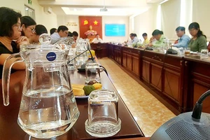 Phòng họp không giấy, không chai nhựa