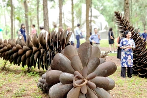 Không gian nghệ thuật trong rừng - Cơ hội của ngành điêu khắc 