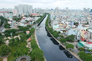 Kênh Tân Hóa - Lò Gốm sau khi cải tạo đã làm khu vực xung quanh hết ngập. Ảnh: CAO THĂNG