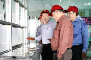 “Nhà ăn tập thể” với mong muốn từng bước nâng cao hơn nữa chất lượng bữa ăn của người lao động “Sạch an toàn - Giàu dinh dưỡng”