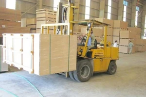 Sản xuất gỗ MDF tại Nhà máy MDF Quảng Trị