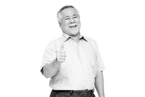 Tặng sách “Chìa khóa vàng cho sức khỏe tuổi già, tránh xa bệnh mạn tính”