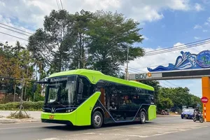 Chính thức khai thác xe buýt điện trên đảo Phú Quốc