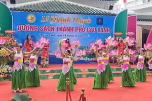 Lễ khánh thành Dự án Đường sách TP Cao Lãnh. Ảnh: PHÚ NGÂN