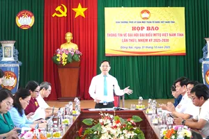 Ông Hà Anh Dũng, Phó Chủ tịch Thường trực Ủy ban MTTQ Việt Nam tỉnh Đồng Nai chủ trì buổi họp báo