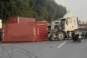 Hiện trường vụ TNGT khiến quốc lộ 51 ùn ứ nghiêm trọng