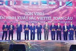 Hội nghị tôn vinh 5 tập thể và 6 cá nhân xuất sắc toàn cầu trong năm 2016