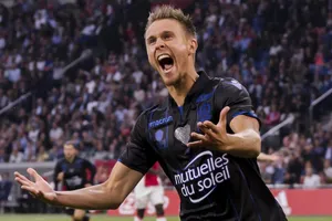 Vòng sơ loại thứ 3: Chật vật vào play-off