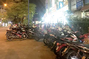 Vỉa hè bị tái lấn chiếm