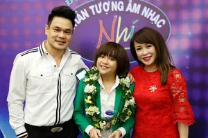 Thiên Khôi cùng ba mẹ