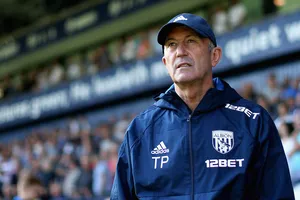 Tony Pulis: Sớm khép lại chuyển nhượng