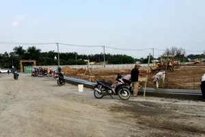 Cẩn trọng pháp lý và quy hoạch khi mua đất nền