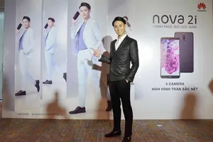 Nam diễn viên - ca sĩ Rocker Nguyễn là đại diện hình ảnh thương hiệu Huawei Nova 2i tại Việt Nam