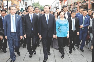 國家主席陳大光與夫人參觀福州著名旅遊景區。（圖源：互聯網）