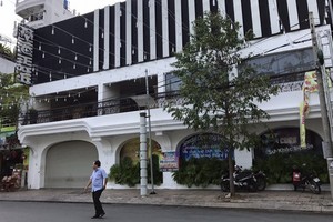 座落於寧橋郡新安坊二徵夫人街的著名V18酒吧。（圖源：T.L）