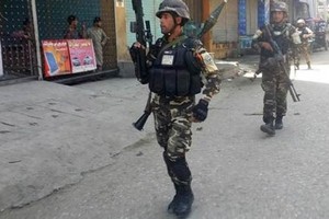 阿富汗安全部隊迅速趕往事發現場。（資料圖來源：路透社）