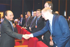 阮春福總理與國內外企業會晤。（圖源：互聯網）