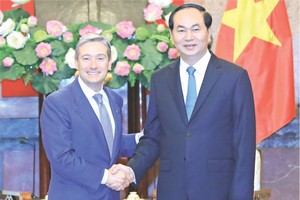 國家主席陳大光接見加拿大國際貿易部長弗朗。