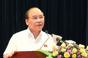 政府總理阮春福在會議上發表講話。（圖源：互聯網）