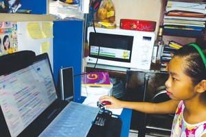 學生可在家上網補習，下載練習等。（示意圖源：互聯網）