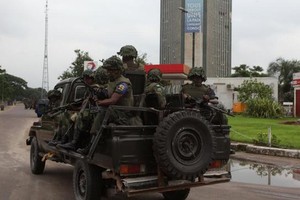 圖為剛果士兵在街上巡邏。（圖源：互聯網）