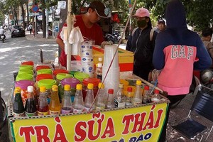 路邊攤銷售的珍珠奶茶大部分使用來歷不明的原料。