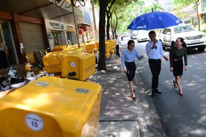 本市第一郡多條街路的人行道又被佔據。（資料圖來源：松信）