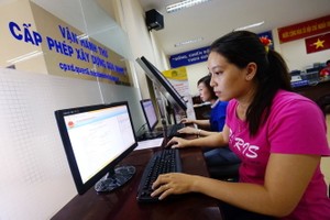 網上簽發建築許可證時間自網上開收據日起不超過15天。（圖源：年輕報）