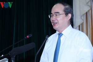 市委書記阮善仁昨在新聞工作者聚會上發表講話。（圖源：VOV）