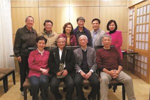 在河內與越南駐華使館官員和越通社北京分社朋友們歡聚一堂。